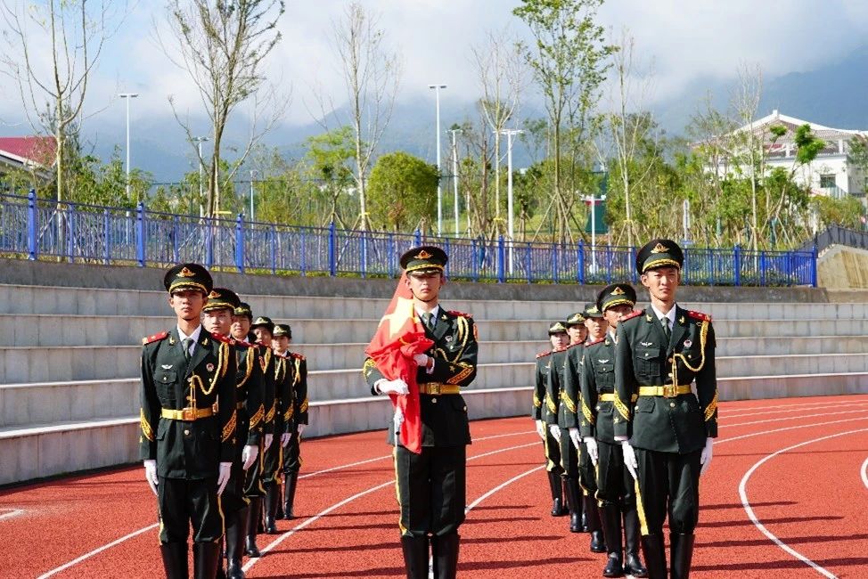 Beat365官方网站举行周一升旗仪式