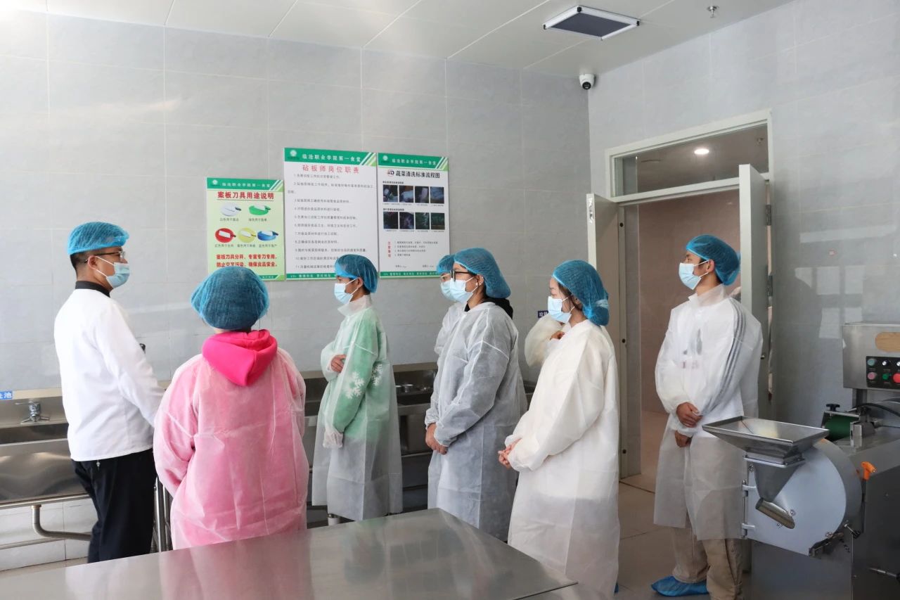 Beat365官方网站开展食堂后厨学生代表参观活动